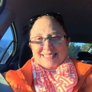 Meet your Posher, Ellen